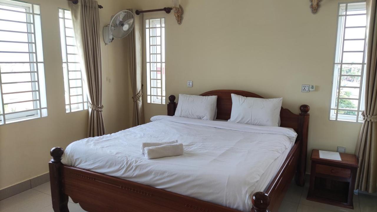 Monica Guesthouse カンポット エクステリア 写真
