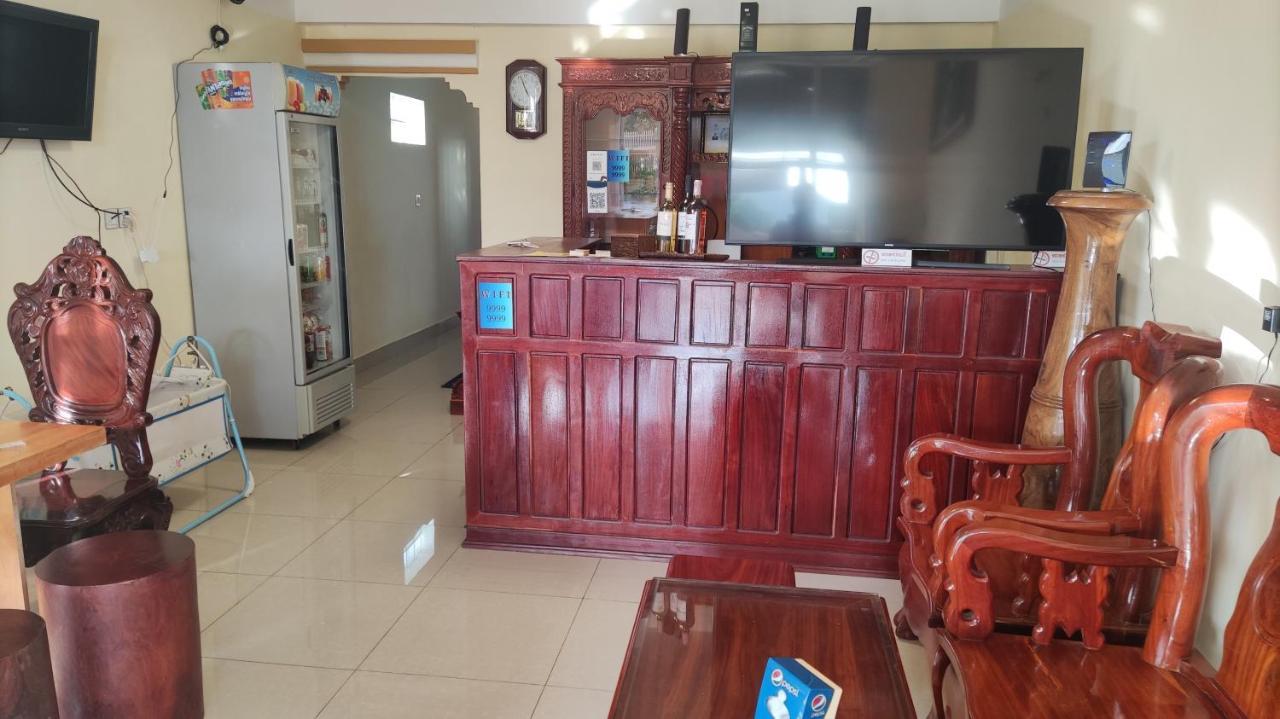 Monica Guesthouse カンポット エクステリア 写真