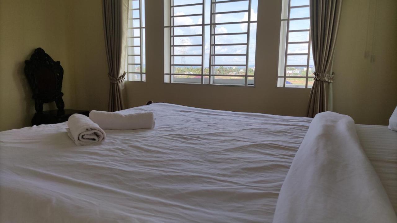 Monica Guesthouse カンポット エクステリア 写真